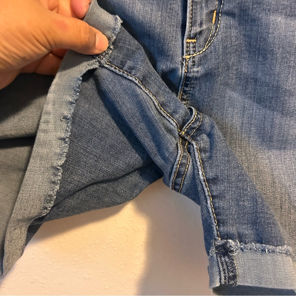 Denizen from Levi's 14 Women's Dark Blue Jean Cuff Shorts - Picture 2 of 7
